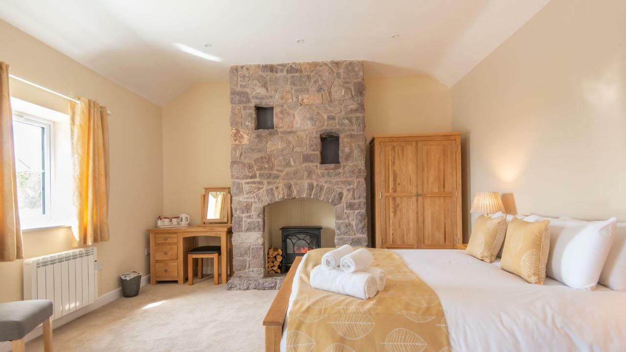 Lastra Farm Hotel Amlwch Экстерьер фото